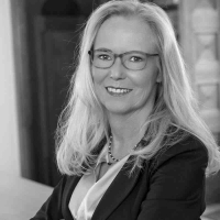 In Bürogemeinschaft mit Bettina Knüppel, Rechtsanwältin, Fachanwältin für Steuerrecht, Lübeck